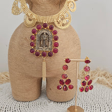 Load image into Gallery viewer, SURI NECKLACE