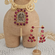 Load image into Gallery viewer, SURI NECKLACE