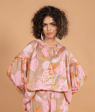 Load image into Gallery viewer, CAMEL FLOWER TOP BEADED