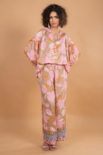 Load image into Gallery viewer, CAMEL FLOWER TOP BEADED