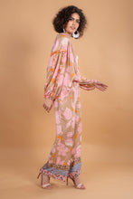 Load image into Gallery viewer, CAMEL FLOWER TOP BEADED