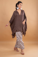 Load image into Gallery viewer, ANNA SOLID EASY TOP in MOCHA, OFF WHITE, PINK