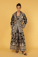 Load image into Gallery viewer, ZIGGY SHORT COAT- BLACK