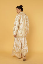 Load image into Gallery viewer, ZIGGY SHORT COAT - IVORY