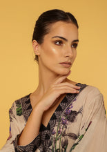 Load image into Gallery viewer, OTONO V-NECK BLOUSE