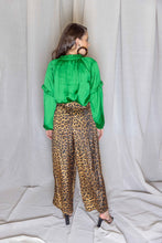 Load image into Gallery viewer, SILVIA RAGLAN SLEEVE TOP- EMERALD
