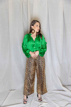 Load image into Gallery viewer, SILVIA RAGLAN SLEEVE TOP- EMERALD
