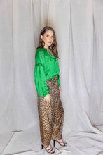 Load image into Gallery viewer, SILVIA RAGLAN SLEEVE TOP- EMERALD