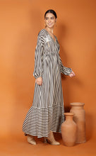 Load image into Gallery viewer, DUBAI STRIPES PUFF SLV DR, SINGLE SEQUIN PALM