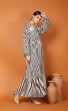 Load image into Gallery viewer, DUBAI STRIPES PUFF SLV DR, SINGLE SEQUIN PALM