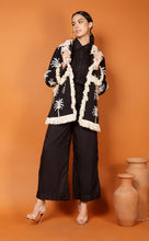 Load image into Gallery viewer, DUBAI PALM SHORT COAT, EMBROIDERY