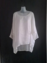 Load image into Gallery viewer, MAXX Tunic Milk easy to wear blouse